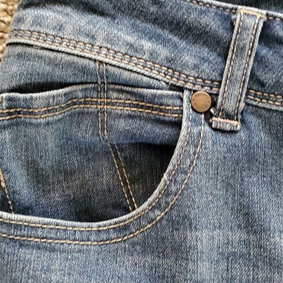 1822 denim blue jeans. Size 6. Distressed. Straight leg. Good condition. - Picture 4 of 11